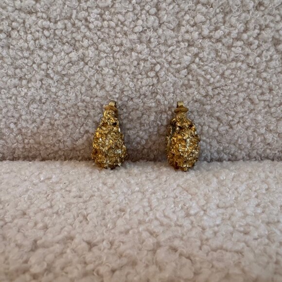 Clip On Fashion Gold Earrings - Picture 3 of 6